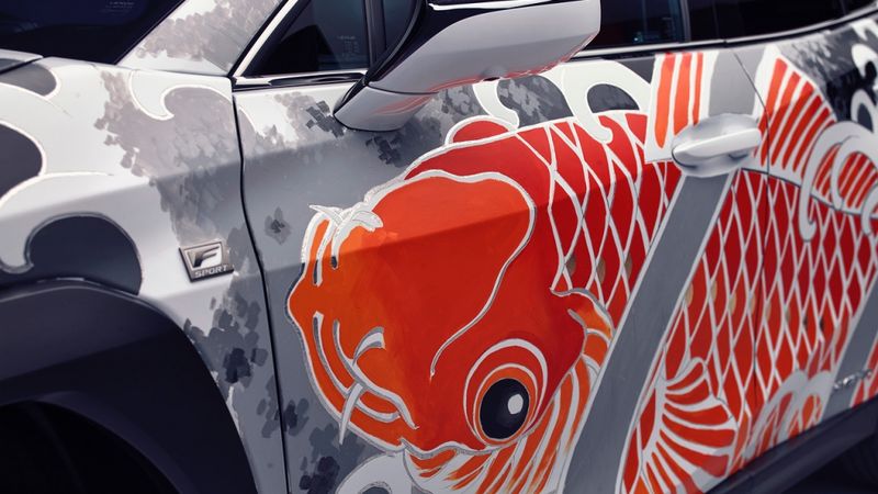 Lexus radījis tetovētu automobili