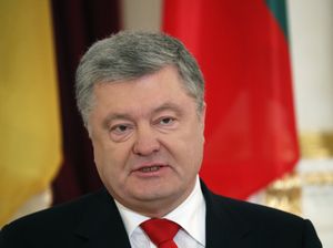 Porošenko paziņo par karastāvokļa beigām Ukrainas pierobežas reģionos