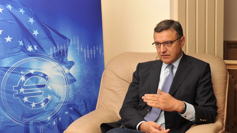 Reirs uzdod Finanšu ministrijas iestādēm un kapitālsabiedrībām taupīt enerģiju