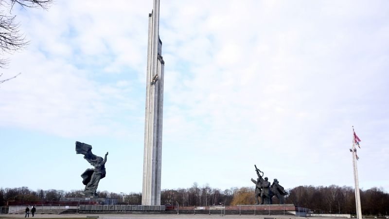 Pieminekļa Uzvaras parkā demontāža varētu izmaksāt līdz pat pāris miljoniem eiro