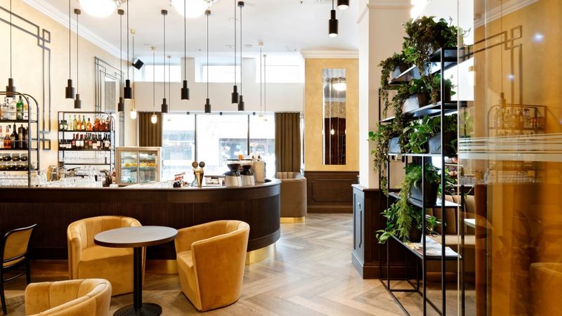FOTO: Investē 240 tūkstošus eiro, lai atvērtu restorānu Art Deco stilā