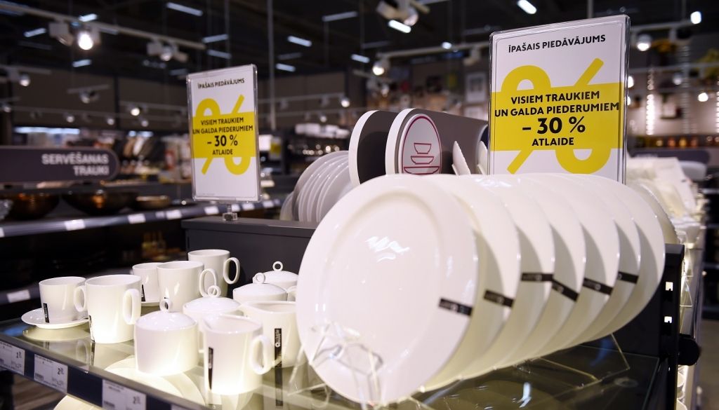Iebilst iecerei aizliegt reklamēt preču cenas