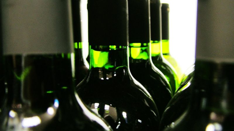 FM piedāvā akcīzes nodokļa likmi alkoholam celt pakāpeniski