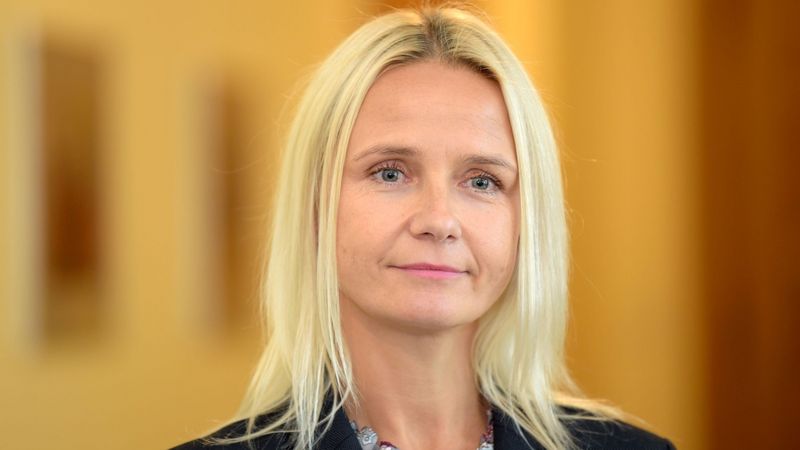 Papildināta - Valdība atbalsta Purgaili FKTK vadītājas amatā