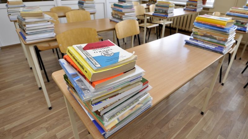 Klātienes mācības 1. un 2.klašu skolēniem tomēr atliek