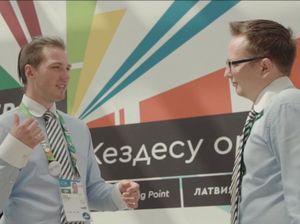 VIDEO: Viena diena Astanas EXPO brīvprātīgo dzīvē