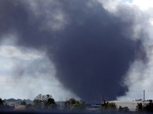 FOTO: Riepu ugunsgrēks Pārdaugavā