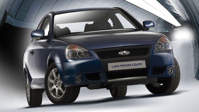 Caur Rīgas ostu uzsāk automašīnu Lada eksportu uz Venecuēlu
