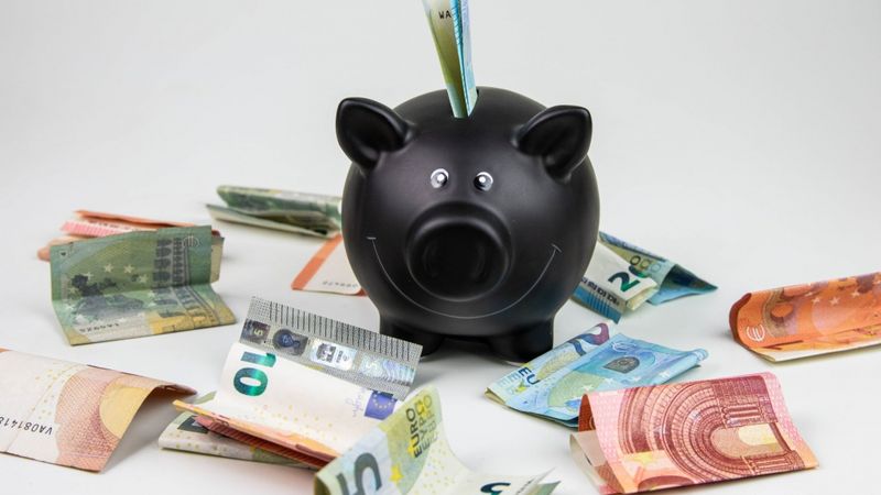 Palielinājies uzkrājumu un noguldījumu apmērs