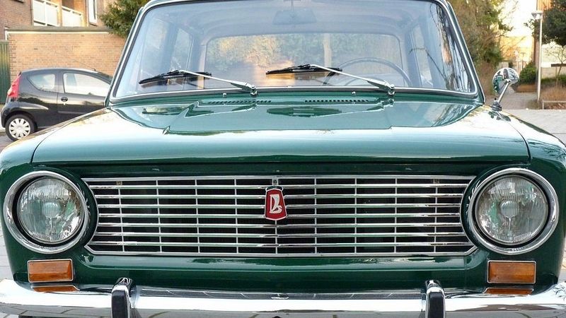 Detaļu trūkuma dēļ AvtoVAZ aptur ražošanu līdz aprīļa beigām