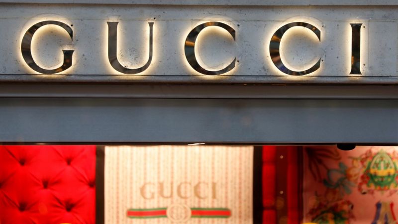 Par izvairīšanos no nodokļiem Gucci īpašnieks samaksā 1,25 miljardu eiro sodu