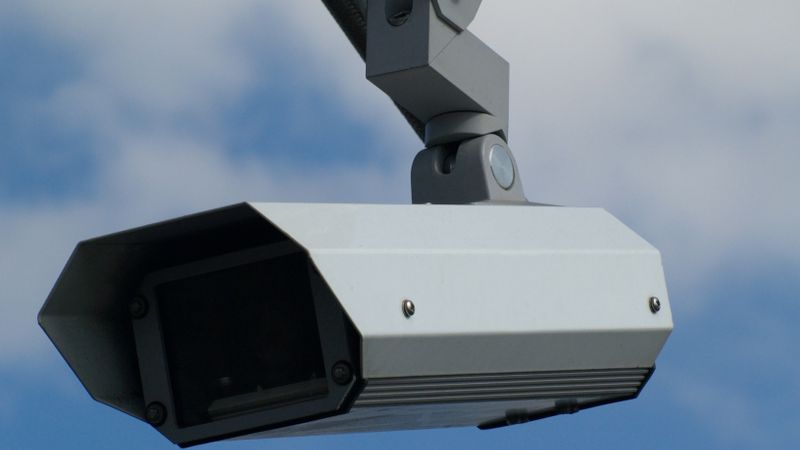 Vācijā novērošanas kameru demolēšana pārvērsta par spēli