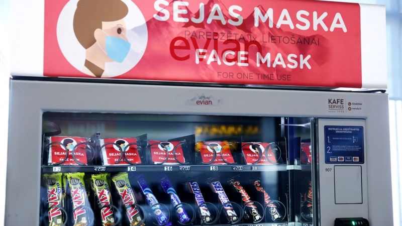 Sejas aizsargmasku valkāšana iekštelpās Latvijā varētu kļūt par obligātu prasību