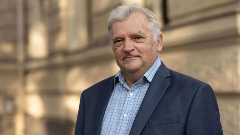 Taupīgie krāj, drosmīgie aizņemas