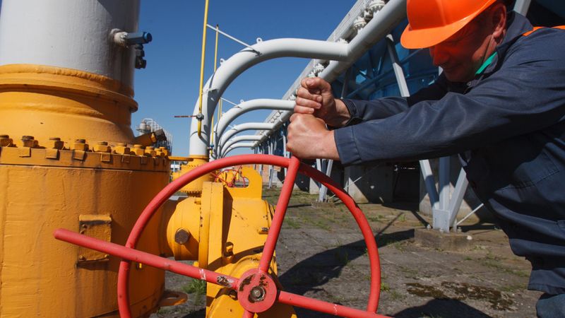 Laikraksts: Rosneft ierosina ieviest priekšapmaksu gāzes piegādēm uz Eiropu