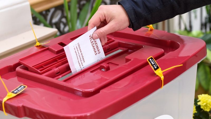 Rīgā lielākā vēlētāju aktivitāte līdz pusdienlaikam bijusi iecirkņos 94. un 92.vidusskolā