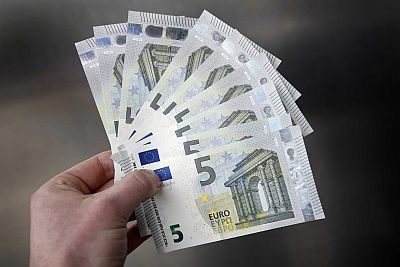 Latvijas Banka: par katru latu saņemsi 1,42 eiro