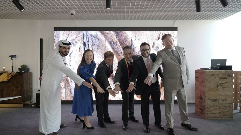 FOTO: Simboliski atklāts Latvijas paviljons EXPO 2020