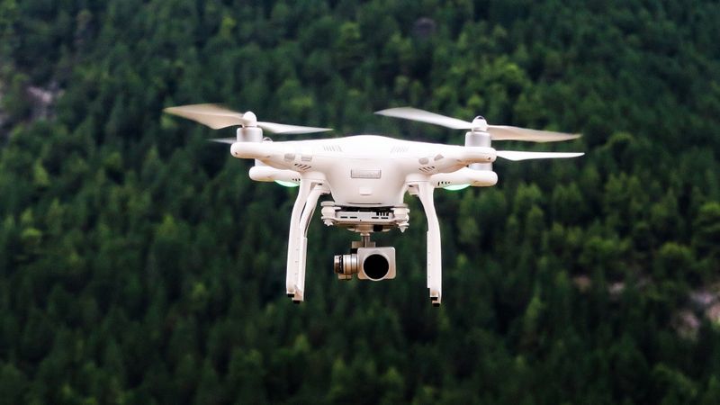 Izstrādās risinājumus dronu satiksmes attīstībai