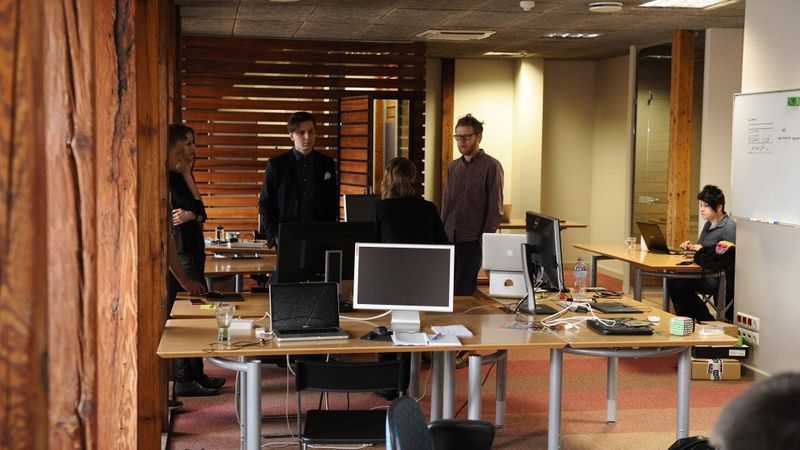Tendence: IT nozares uzņēmumi meklē lielākus birojus