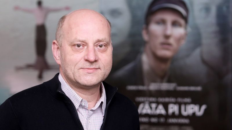 Stāstu stāstīšana prasa naudu