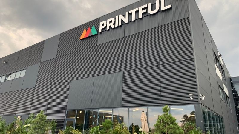 Printful iesūdz tiesā Printify