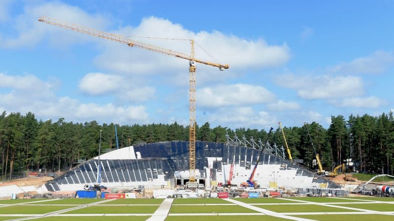 FOTO: Iepazīstina ar Mežaparka jaunās estrādes būvniecības gaitu