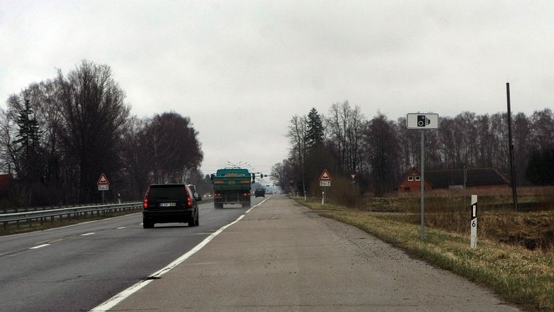 Uz Jelgavas šosejas satiksmes intensitāte kritusies par 91%