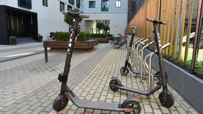 Elektroskrejriteņu pirmā sezona - uz viļņa