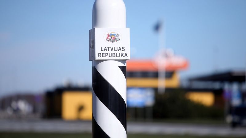 Latvija no šodienas stingrāk uzraudzīs ieceļotājus