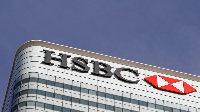 HSBC investēs 130 miljonus dolāru un filiāļu darbiniekus aprīkos ar viedajām tehnoloģijām