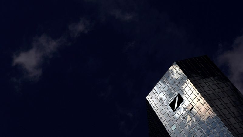 Deutsche Bank zaudējumi otrajā ceturksnī sasnieguši 3,2 miljardus eiro