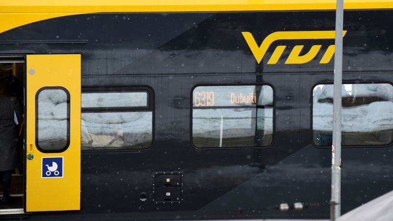 Jauno vilcienu nedienu dēļ atkāpjas Pasažieru vilciena padome