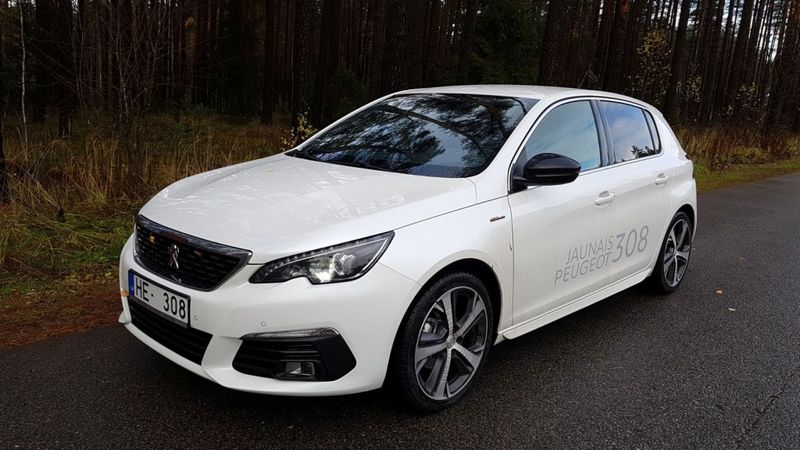 Kompaktklases auto par 26 900 eiro ir jābūt gardam