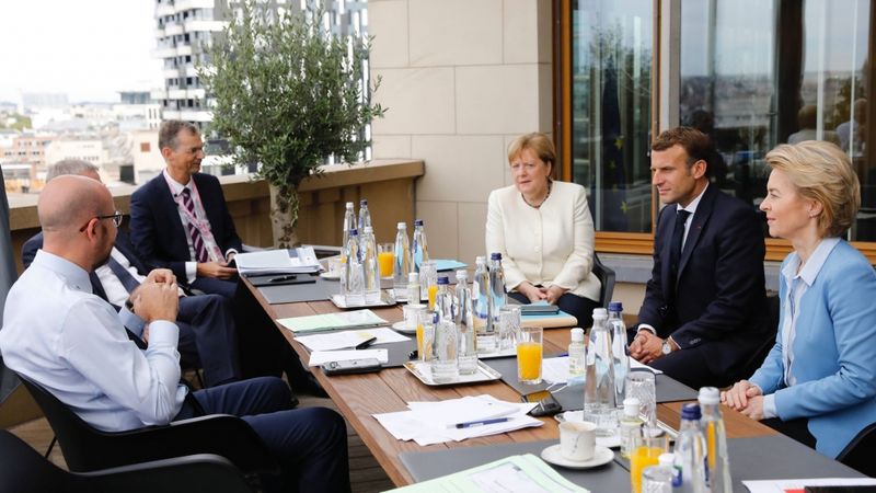 ES līderi turpina stīvēšanos par ekonomikas atveseļošanas fonda izveidi