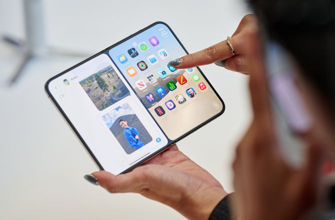Apple prezentē savu pirmo salokāmo viedtelefonu