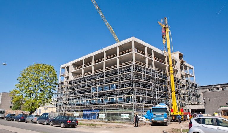 Spāru svētki RTU Enerģētikas un elektrotehnikas fakultātes jaunajai ēkai