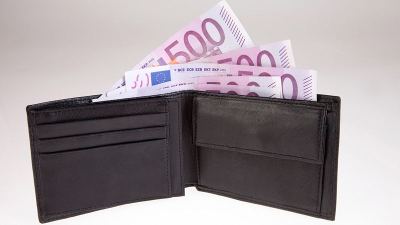 Deputātu algas nākamgad augs par 5,5%