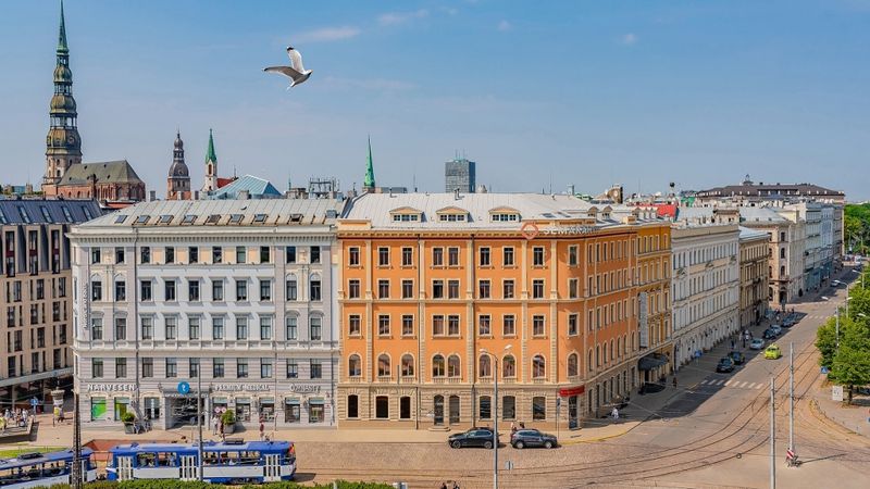 Slēdz vecāko Rīgas viesnīcu