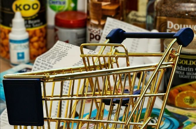 Pērn mājsaimniecību tēriņi bija 619 eiro mēnesī vienai personai