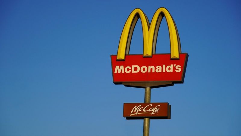 Lietā par izvairīšanos no nodokļiem McDonald's Francijā maksās 1,25 miljardus eiro