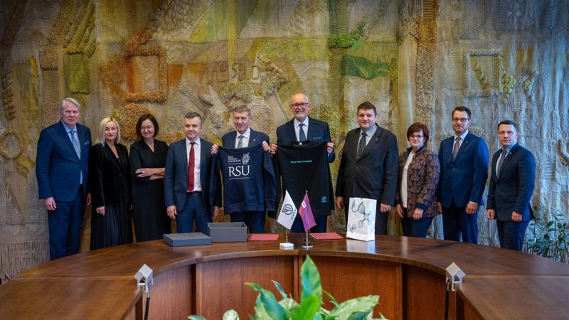 RSU un AS Olainfarm noslēdz sadarbības līgumu