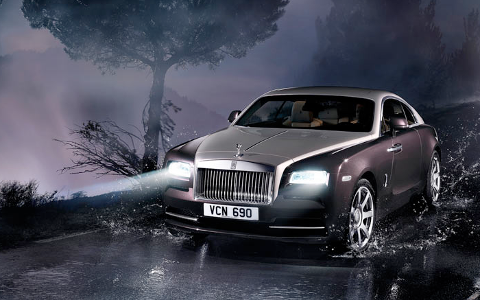Rolls-Royce prezentē savu visu laiku spēcīgāko automašīnu