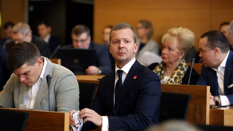 Notikusi kratīšana RD Pilsētas attīstības komitejas vadītāja Rosļikova kabinetā