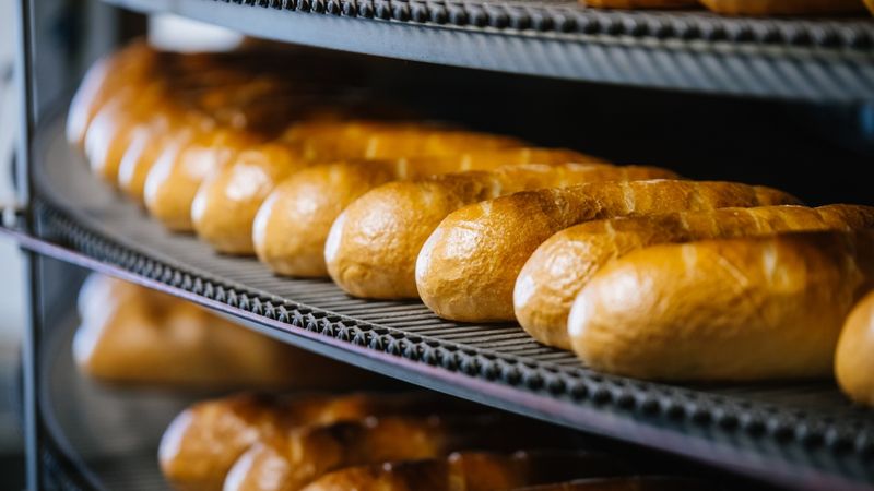 Slēgs Hanzas maiznīcas ceptuvi Latvijā