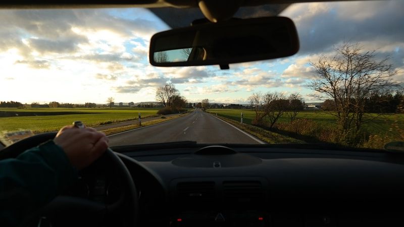 Pieaug automašīnu salonu logu bojājumu skaits, zaudējumi no 300 līdz 1300 eiro