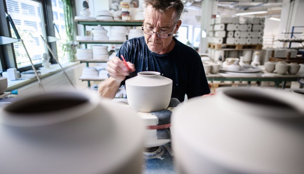 FOTO: Berlīnes KPM porcelāna fabrikā