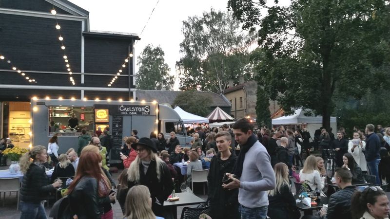 FOTO: Ieskats Street Food festivāla norisē
