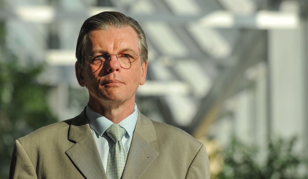 Naudas drukāšana iedzinusi pasauli dziļos parādos