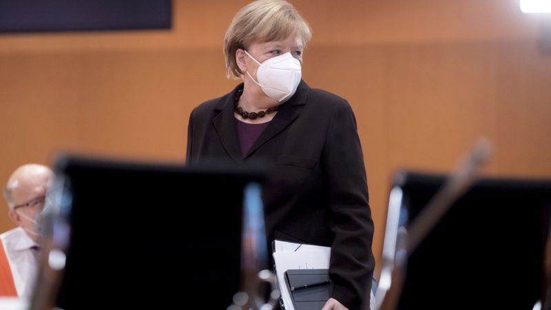 Merkele rosina no pirmdienas atvieglot dažus ierobežojumus
